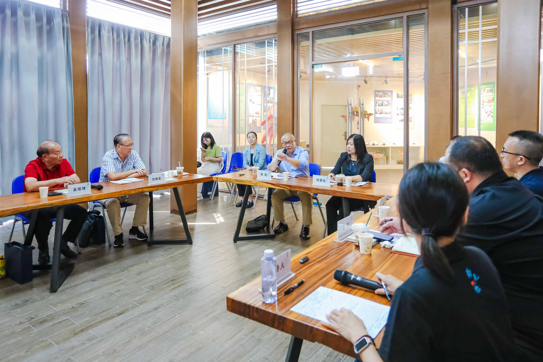 Roundtable Discussion on ''Dialogue on ICH—Inheritance and Innovation of Intangible Cultural Heritage between Shenzhen and Hong Kong''